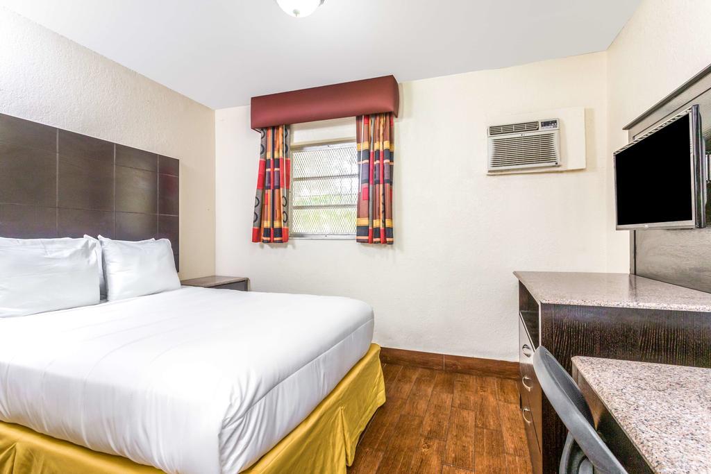 Econo Lodge Inn & Suites Florida City Eksteriør bilde