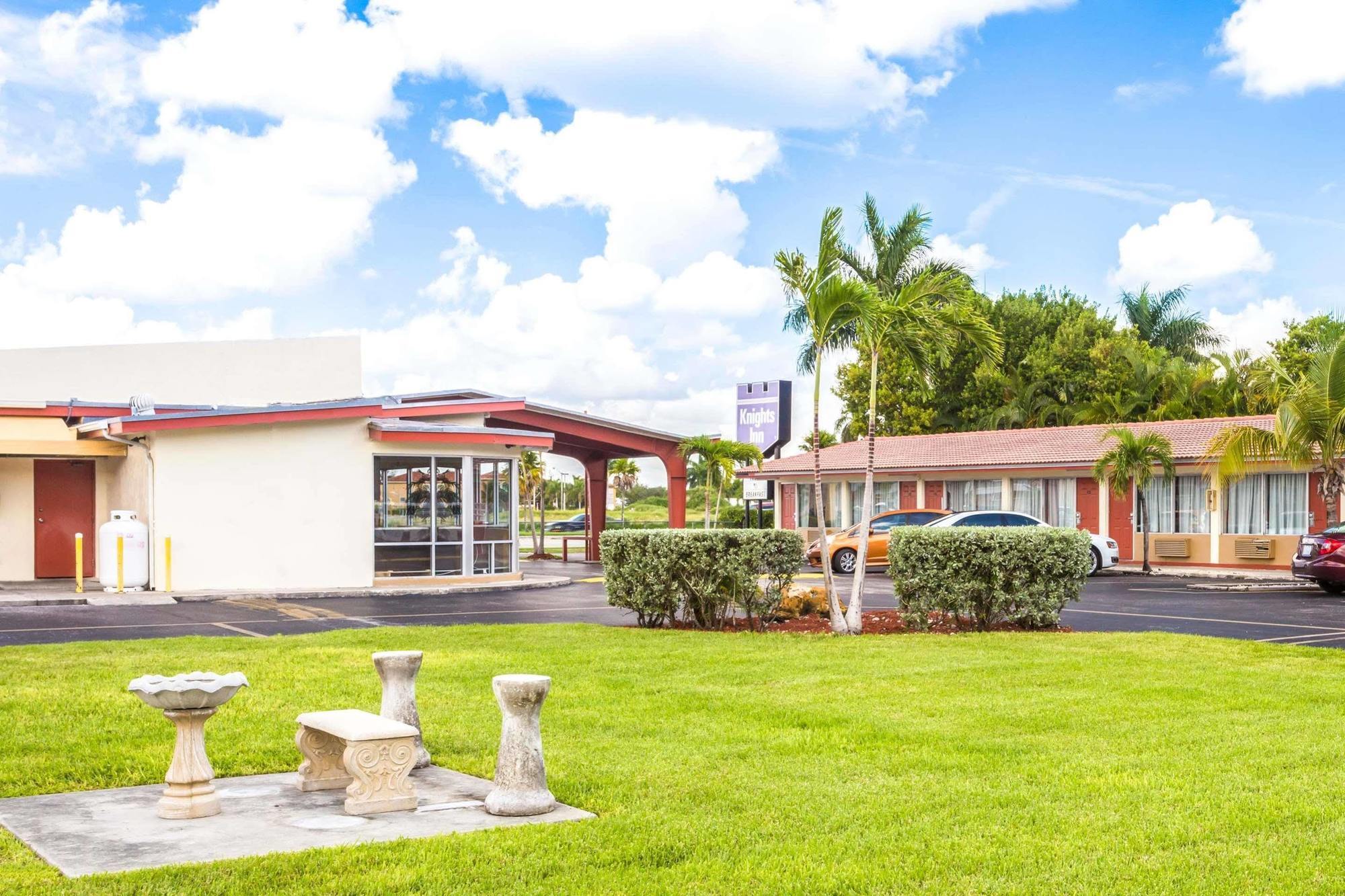 Econo Lodge Inn & Suites Florida City Eksteriør bilde